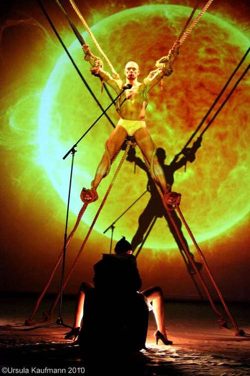Prometheus Landschaft II, Jan Fabre, tanzhaus nrw,15.02.2011, Foto Ursula Kaufmann IMG_6302.JPG