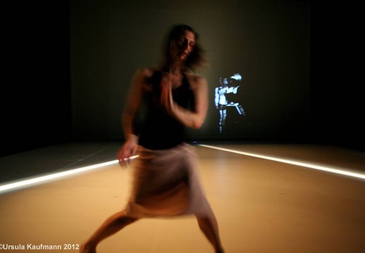 "ROTLICHT", Chr. und Tanz Henrietta Horn