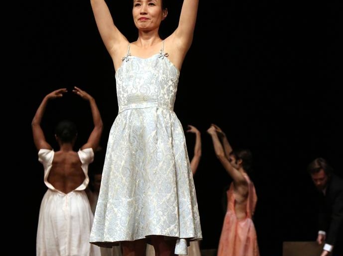 Nelken-Ein Stück von Pina Bausch