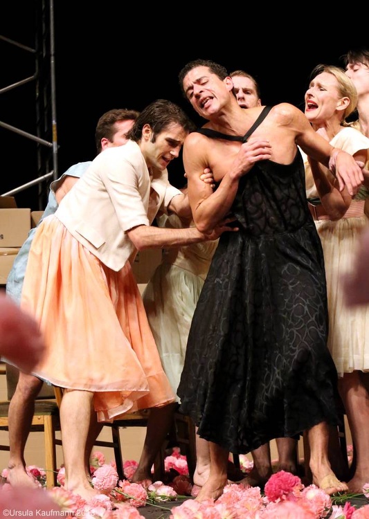 Nelken-Ein St?ck von Pina Bausch, 31.10.2013, Foto Ursula Kaufmann J09A9856.JPG