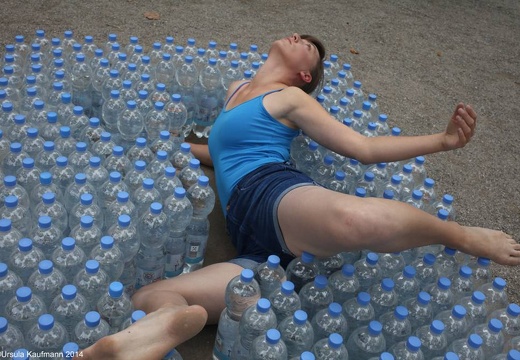 Installation von Angie Hiesl, 28.08.2014, Apollo-Platz, Düsseldorf