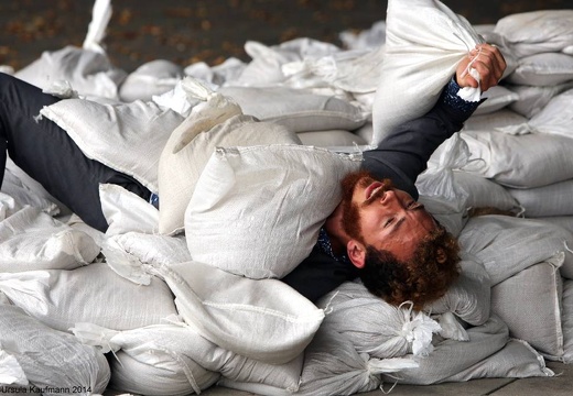 Installation von Angie Hiesl, 28.08.2014, Apollo-Platz, Düsseldorf