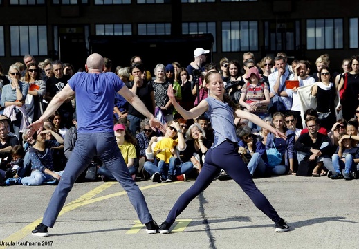 Boris Charmatz | Fous de danse - Ganz Berlin tanzt auf Tempelhof | 10.09.2017 | Volksbühne Berlin