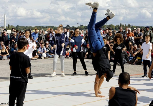 Boris Charmatz | Fous de danse - Ganz Berlin tanzt auf Tempelhof | 10.09.2017 | Volksbühne Berlin