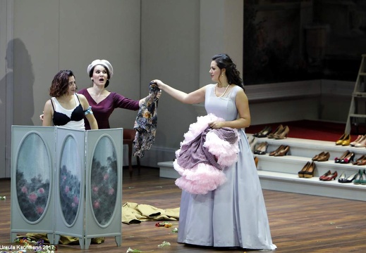 Christof Loy | Le nozze di Figaro | Bühne: Johannes Leiacker | Bayerische Staatsoper | München | OHP 20.10.2017