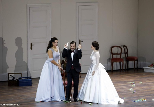 Christof Loy | Le nozze di Figaro | Bühne: Johannes Leiacker | Bayerische Staatsoper | München | OHP 20.10.2017