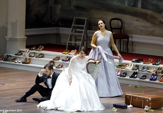 Christof Loy | Le nozze di Figaro | Bühne: Johannes Leiacker | Bayerische Staatsoper | München | OHP 20.10.2017
