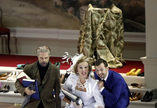 Christof Loy | Le nozze di Figaro | Bühne: Johannes Leiacker | Bayerische Staatsoper | München | OHP 20.10.2017