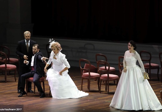 Christof Loy | Le nozze di Figaro | Bühne: Johannes Leiacker | Bayerische Staatsoper | München | OHP 20.10.2017