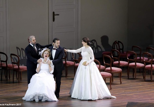 Christof Loy | Le nozze di Figaro | Bühne: Johannes Leiacker | Bayerische Staatsoper | München | OHP 20.10.2017