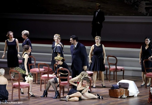 Christof Loy | Le nozze di Figaro | Bühne: Johannes Leiacker | Bayerische Staatsoper | München | OHP 20.10.2017