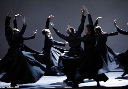 Folkwang Tanzstudio, Essen | Chr. Reinhild Hoffmann | ...une campagne noire de soleil/Schatten Licht" sept scenes de ballet pour ensemble (Premiere)