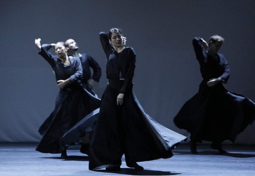 Folkwang Tanzstudio, Essen | Chr. Reinhild Hoffmann | ...une campagne noire de soleil/Schatten Licht" sept scenes de ballet pour ensemble (Premiere)