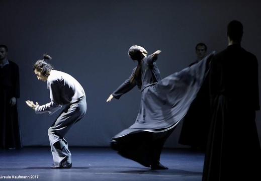 Folkwang Tanzstudio, Essen | Chr. Reinhild Hoffmann | ...une campagne noire de soleil/Schatten Licht" sept scenes de ballet pour ensemble (Premiere)