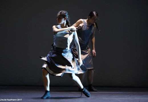 Folkwang Tanzstudio, Essen | Chr. Reinhild Hoffmann | ...une campagne noire de soleil/Schatten Licht" sept scenes de ballet pour ensemble (Premiere)