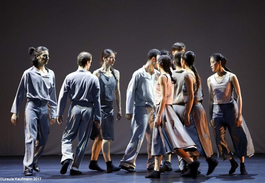 Folkwang Tanzstudio, Essen | Chr. Reinhild Hoffmann | ...une campagne noire de soleil/Schatten Licht" sept scenes de ballet pour ensemble (Premiere)