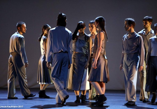 Folkwang Tanzstudio, Essen | Chr. Reinhild Hoffmann | ...une campagne noire de soleil/Schatten Licht" sept scenes de ballet pour ensemble (Premiere)