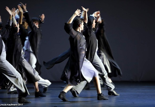 Folkwang Tanzstudio, Essen | Chr. Reinhild Hoffmann | ...une campagne noire de soleil/Schatten Licht" sept scenes de ballet pour ensemble (Premiere)