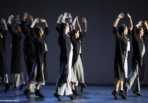 Folkwang Tanzstudio, Essen | Chr. Reinhild Hoffmann | ...une campagne noire de soleil/Schatten Licht" sept scenes de ballet pour ensemble (Premiere)