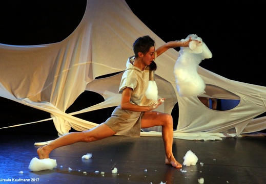 Sabine Seume | STILLE, Tanztheater für Kinder | Premiere 19.11.2017 Fabrik Heeder, Krefeld + tanzhaus nrw
