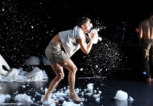 Sabine Seume | STILLE, Tanztheater für Kinder | Premiere 19.11.2017 Fabrik Heeder, Krefeld + tanzhaus nrw