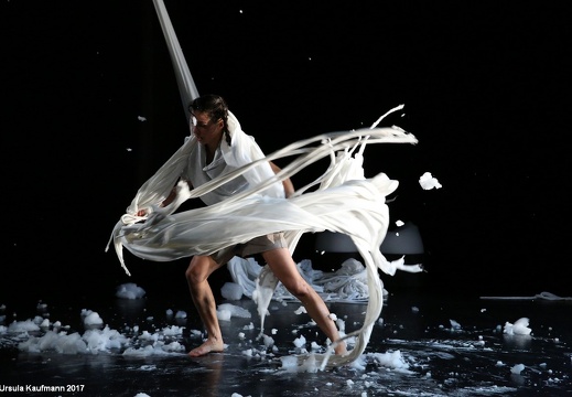Sabine Seume | STILLE, Tanztheater für Kinder | Premiere 19.11.2017 Fabrik Heeder, Krefeld + tanzhaus nrw