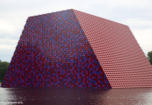Christo und Jeanne-Claude | The Mastaba | Hyde Park | Serpentine Lake | London | September 2018