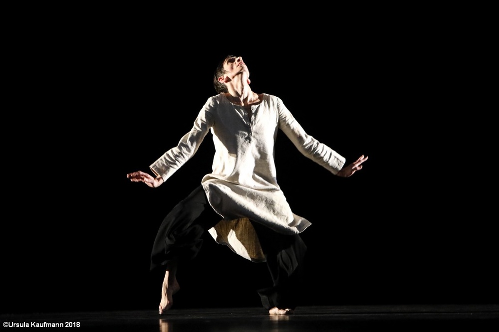 Tanzpreisverleihung an Nele Hertling, Meg Stuart, Goyo Montero - Ballett des Staatstheaters Nürnberg | Gala 22.09.2018 Aalto Theater, Essen _33A7262.jpg