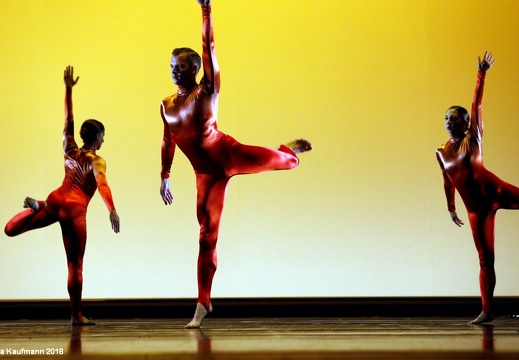 Tanzpreisverleihung an Nele Hertling, Meg Stuart, Goyo Montero - Ballett des Staatstheaters Nürnberg | Gala 22.09.2018 Aalto Theater, Essen