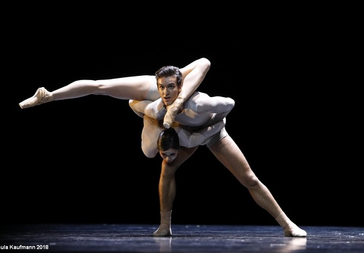 Tanzpreisverleihung an Nele Hertling, Meg Stuart, Goyo Montero - Ballett des Staatstheaters Nürnberg | Gala 22.09.2018 Aalto Theater, Essen