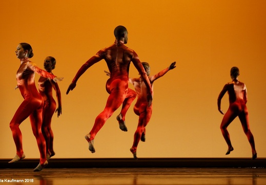 Tanzpreisverleihung an Nele Hertling, Meg Stuart, Goyo Montero - Ballett des Staatstheaters Nürnberg | Gala 22.09.2018 Aalto Theater, Essen