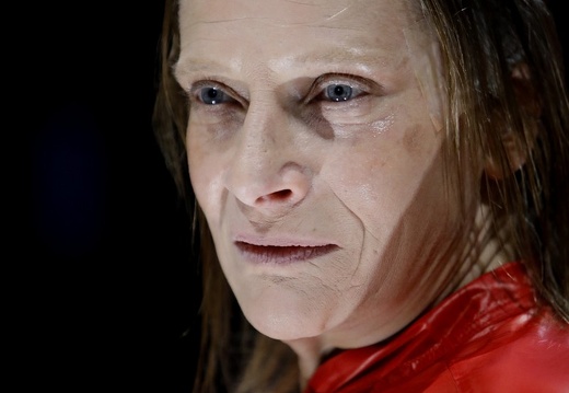 Susanne Kennedy und Markus Selg | Coming Society | Volksbühne Berlin | 15.01.2019 | Premiere