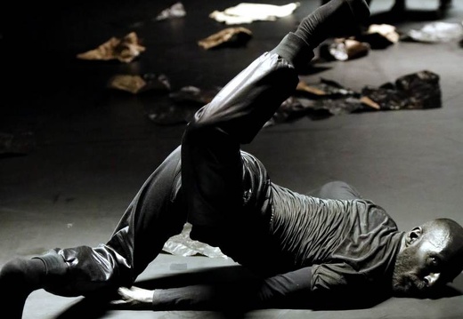 Emanuele Soavi | AUREA | Tanzinstallation | tanzfaktur Köln | 30.09.2020