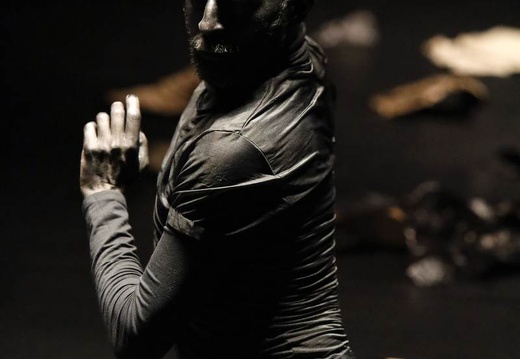 Emanuele Soavi | AUREA | Tanzinstallation | tanzfaktur Köln | 30.09.2020