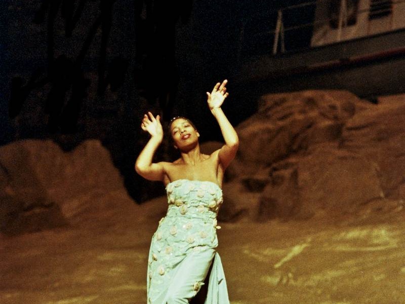 Uraufführung | Das Stück mit dem Schiff | Ein Stück von Pina Bausch | Tanztheater Wuppertal | 1993