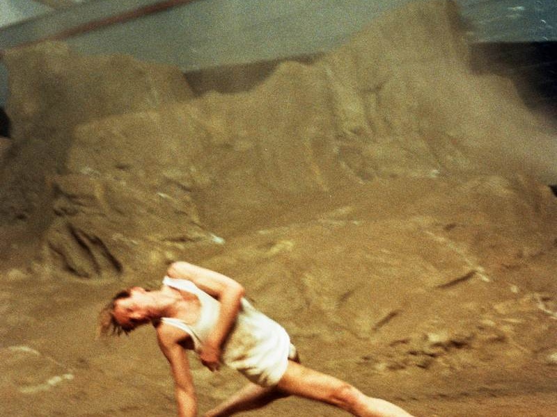Uraufführung | Das Stück mit dem Schiff | Ein Stück von Pina Bausch | Tanztheater Wuppertal | 1993