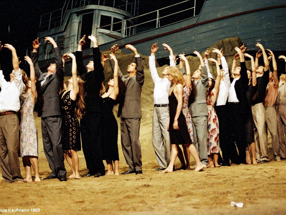 Uraufführung | Das Stück mit dem Schiff | Ein Stück von Pina Bausch | Tanztheater Wuppertal | 1993