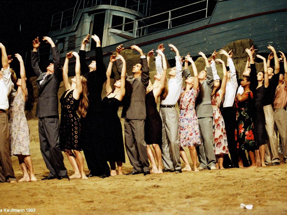 Uraufführung | Das Stück mit dem Schiff | Ein Stück von Pina Bausch | Tanztheater Wuppertal | 1993