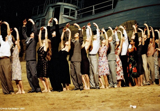 Uraufführung | Das Stück mit dem Schiff | Ein Stück von Pina Bausch | Tanztheater Wuppertal | 1993