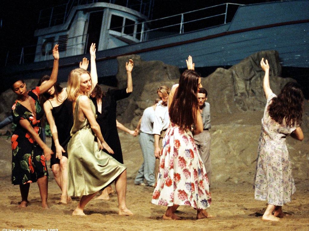 Uraufführung | Das Stück mit dem Schiff | Ein Stück von Pina Bausch | Tanztheater Wuppertal | 1993