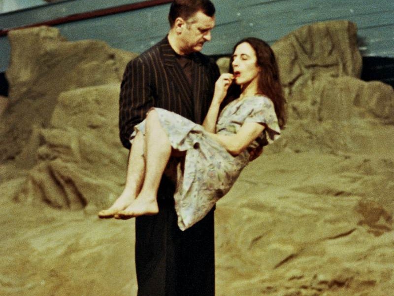 Uraufführung | Das Stück mit dem Schiff | Ein Stück von Pina Bausch | Tanztheater Wuppertal | 1993