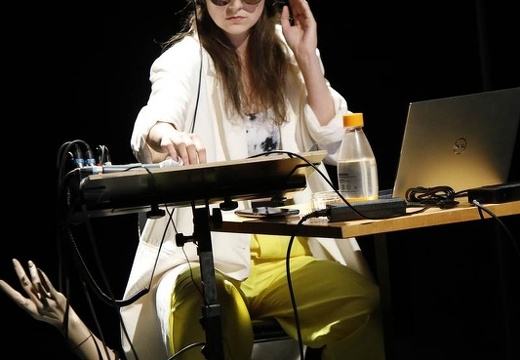 "Touch", J.E.M., Theater Marabu, Bonn 18.08.2021, Regie: Tina Jücker, Claus Overkamp, J.E.M.