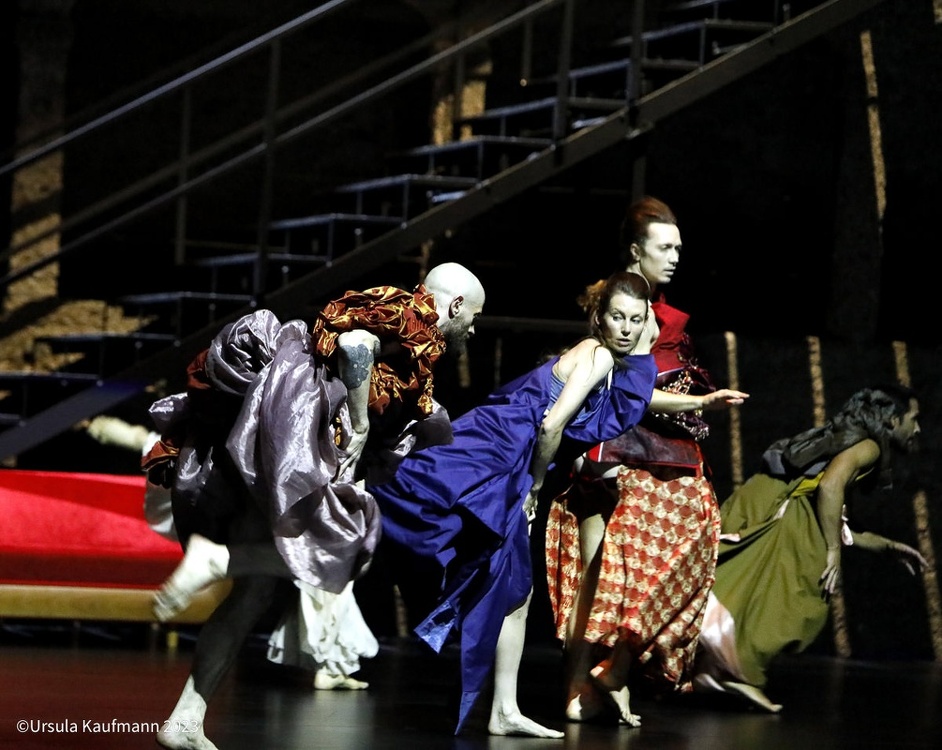 traeume_emanuel-gat_dance-company_04042023_foto-ursula-kaufmann_33A4299.jpg