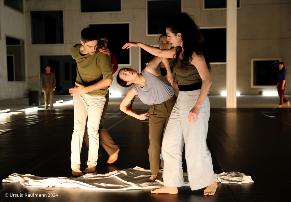 folkwang-tanzstudio_5V7A7373.jpg