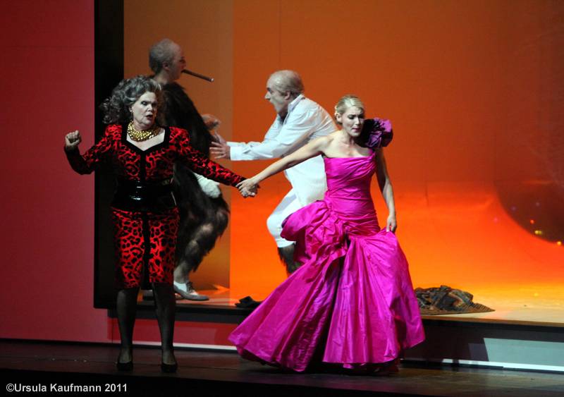CANDIDE,Insz.Vincent Boussard,Kostüme Chr. Lacroix, Staatsoper Berlin, 24.06.2011, Foto Ursula Kaufmann IMG_9896.JPG