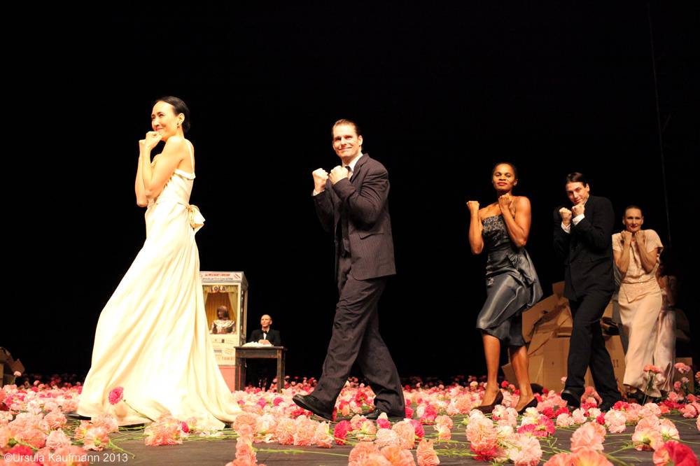 Nelken-Ein Stück von Pina Bausch